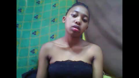 Snapshot of tahiriniah chatting on February 27, 2025, 7:44 am tahiriniah online show from February 27, 2025, 7:44 am