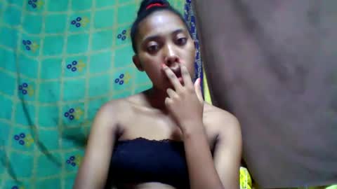 Snapshot of tahiriniah chatting on February 28, 2025, 11:58 am tahiriniah online show from February 28, 2025, 11:58 am