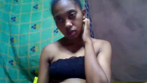 Snapshot of tahiriniah chatting on February 28, 2025, 7:35 pm tahiriniah online show from February 28, 2025, 7:35 pm