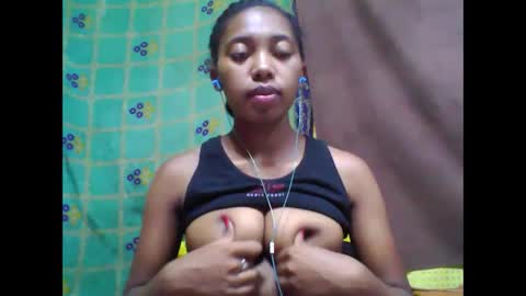 Snapshot of tahiriniah chatting on March 2, 2025, 4:21 pm tahiriniah online show from March 2, 2025, 4:21 pm