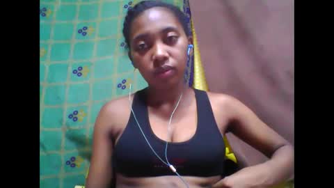 Snapshot of tahiriniah chatting on March 3, 2025, 9:05 pm tahiriniah online show from March 3, 2025, 9:05 pm