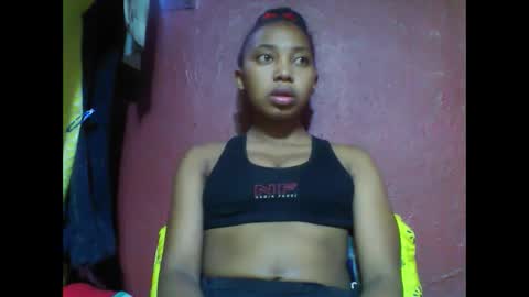 Snapshot of tahiriniah chatting on March 5, 2025, 8:32 am tahiriniah online show from March 5, 2025, 8:32 am