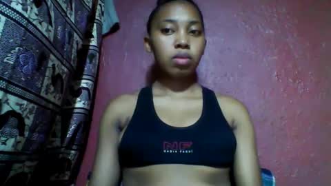 Snapshot of tahiriniah chatting on March 7, 2025, 8:13 am tahiriniah online show from March 7, 2025, 8:13 am