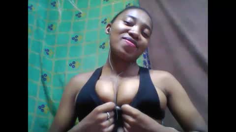 Snapshot of tahiriniah chatting on March 8, 2025, 6:05 pm tahiriniah online show from March 8, 2025, 6:05 pm