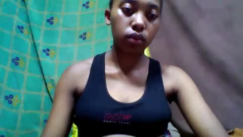 Snapshot of tahiriniah chatting on March 12, 2025, 12:15 pm tahiriniah online show from March 12, 2025, 12:15 pm