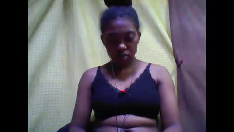 Snapshot of tahiriniah chatting on October 1, 2025, 6:52 am tahiriniah online show from October 1, 2025, 6:52 am