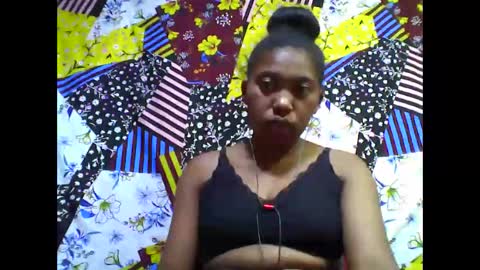 Snapshot of tahiriniah chatting on October 10, 2025, 8:30 pm tahiriniah online show from October 10, 2025, 8:30 pm