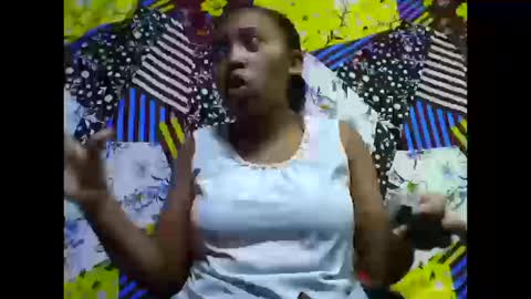 Snapshot of tahiriniah chatting on October 21, 2025, 8:15 am tahiriniah online show from October 21, 2025, 8:15 am