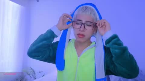 taichi online show from September 21, 2025, 5:25 pm