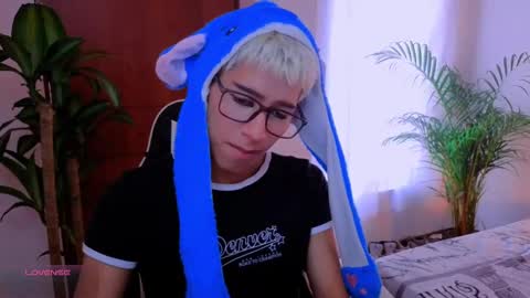 taichi online show from September 26, 2025, 7:07 pm