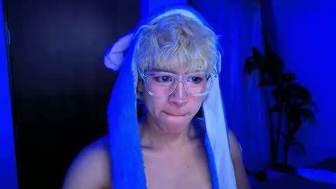 taichi online show from November 18, 2025, 7:13 am