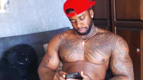 Tairon Tucke online show from December 18, 2024, 2:49 pm