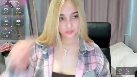 Snapshot of taisia_hot chatting on May 12, 2026, 8:11 am Taisia online show from May 12, 2026, 8:11 am