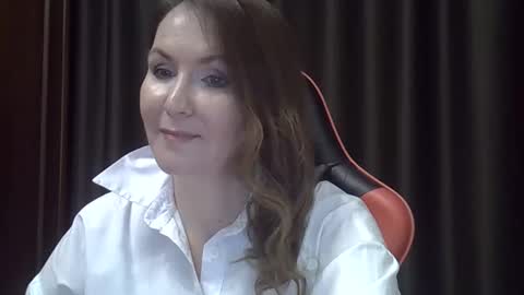 taisialucky77 online show from November 23, 2025, 5:02 pm