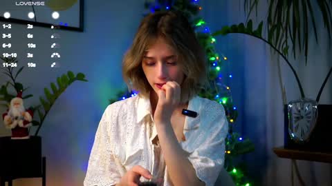Mia online show from December 13, 2024, 4:11 am