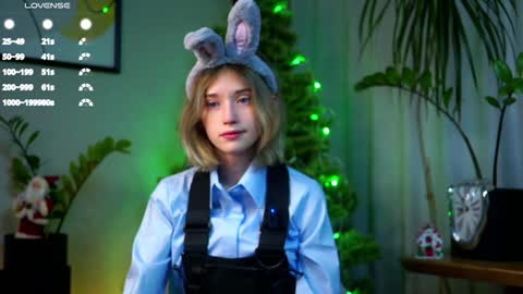 Mia online show from December 14, 2024, 5:07 am