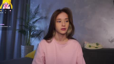 Mia online show from April 19, 2026, 8:02 am