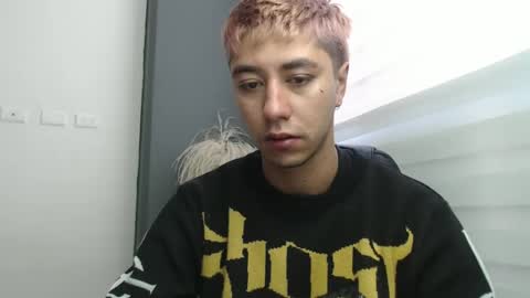 talhi_ online show from February 9, 2025, 1:46 pm