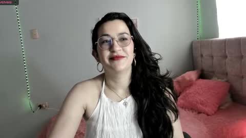 Snapshot of talia_mystic chatting on April 29, 2026, 1:37 pm Talia mia online show from April 29, 2026, 1:37 pm