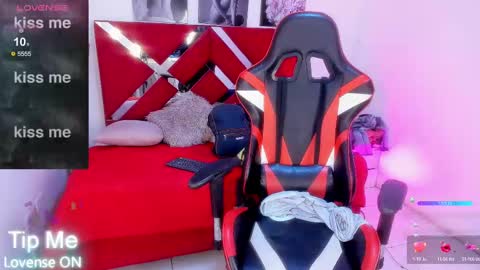 talia_rouge online show from September 17, 2025, 7:15 pm