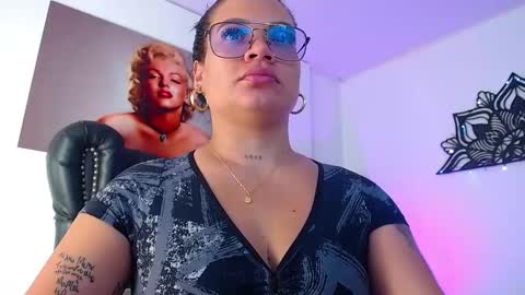 taliana36 online show from February 19, 2025, 1:06 pm