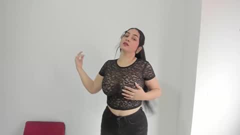 talianasweet03 online show from November 3, 2025, 8:10 pm