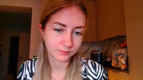  Kira  online show from February 4, 2026, 6:19 am