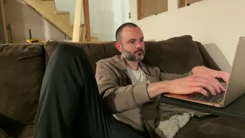talldarknhandsy online show from September 23, 2025, 2:36 am
