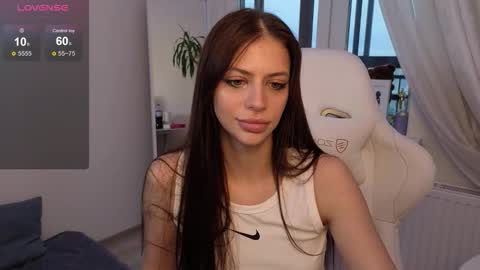 Snapshot of tamagotchi_san chatting on November 24, 2025, 4:45 am Daria Promisess online show from November 24, 2025, 4:45 am