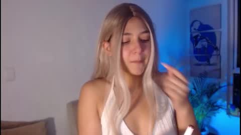 Tamara online show from November 22, 2025, 11:59 pm