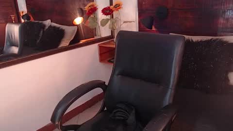    online show from February 13, 2025, 6:27 pm