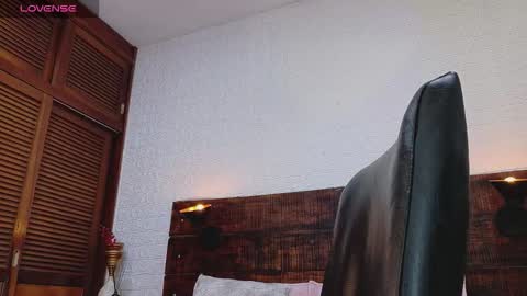    online show from October 3, 2025, 9:50 am