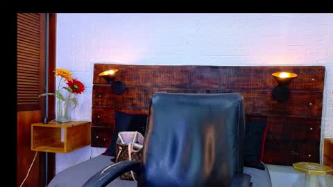    online show from October 16, 2025, 10:05 am