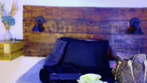    online show from April 7, 2026, 10:05 am