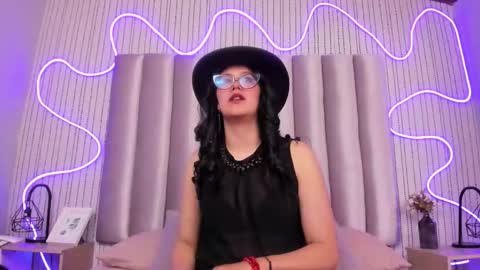 Snapshot of tamaralewismd chatting on December 3, 2025, 3:36 am Tamara online show from December 3, 2025, 3:36 am