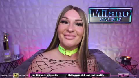 Snapshot of tamaramilano chatting on February 18, 2025, 9:43 am TamaraMilano online show from February 18, 2025, 9:43 am