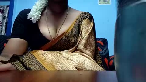 Snapshot of tamilmadhi520 chatting on April 18, 2026, 7:58 pm tamilmadhi520 online show from April 18, 2026, 7:58 pm