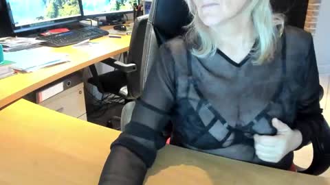 Snapshot of tammy4camfun chatting on December 18, 2024, 11:56 am Tammy online show from December 18, 2024, 11:56 am