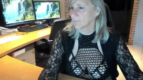 Snapshot of tammy4camfun chatting on December 29, 2024, 9:39 am Tammy online show from December 29, 2024, 9:39 am