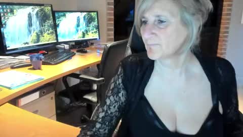 Snapshot of tammy4camfun chatting on December 31, 2024, 9:53 am Tammy online show from December 31, 2024, 9:53 am