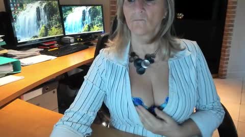 Snapshot of tammy4camfun chatting on January 22, 2025, 9:35 am Tammy online show from January 22, 2025, 9:35 am