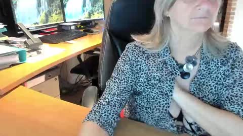 Snapshot of tammy4camfun chatting on January 27, 2025, 9:34 am Tammy online show from January 27, 2025, 9:34 am