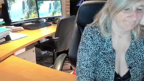 Snapshot of tammy4camfun chatting on February 10, 2025, 8:31 am Tammy online show from February 10, 2025, 8:31 am