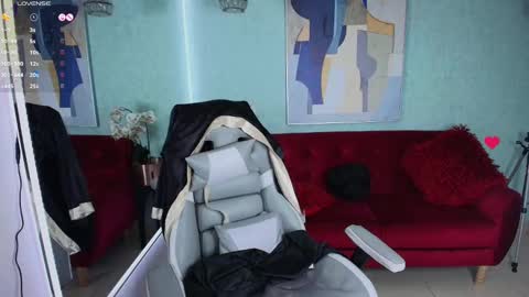 Snapshot of tammy_petit chatting on February 25, 2025, 3:42 am Tammy online show from February 25, 2025, 3:42 am