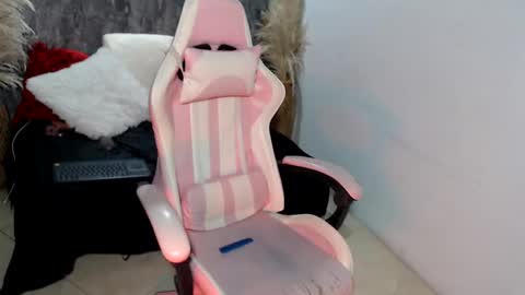 tammycooperr online show from February 9, 2025, 5:50 am