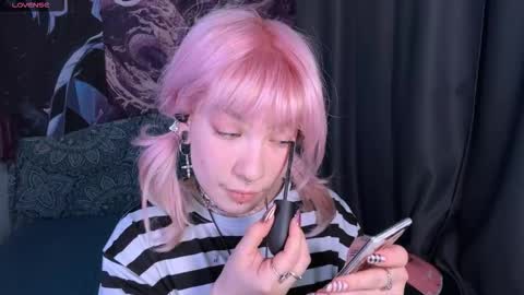 Lola online show from December 18, 2025, 7:09 pm