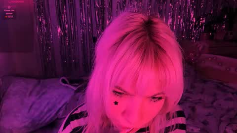 Lola online show from January 7, 2026, 7:16 pm