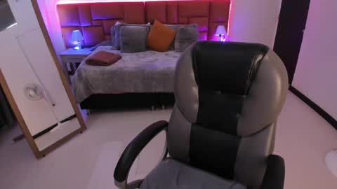 Tamy  online show from March 26, 2026, 8:25 pm