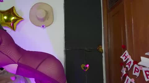 Tamy online show from September 26, 2025, 4:27 am