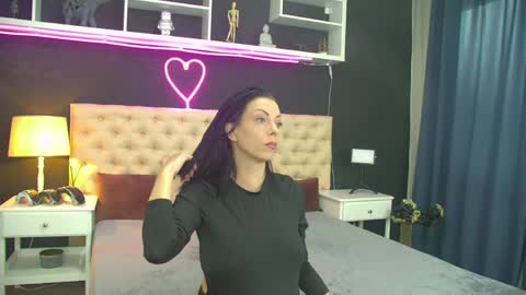 Snapshot of taniakarevina chatting on May 11, 2026, 5:24 am Tania Karevina online show from May 11, 2026, 5:24 am